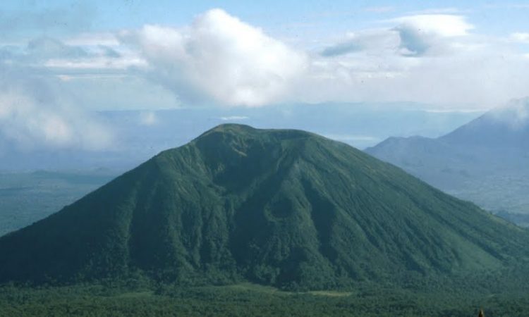 mt. bisoke uganda